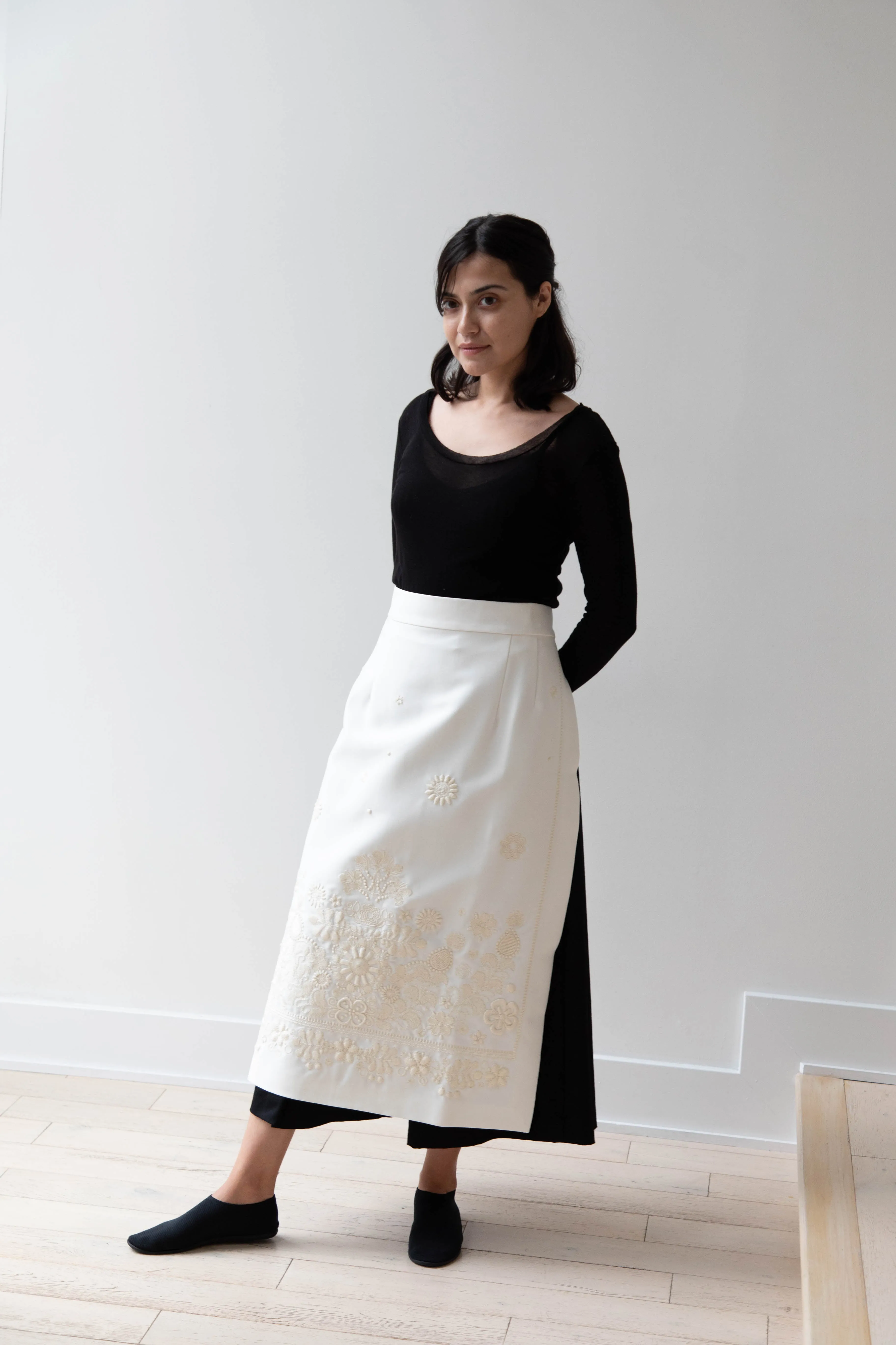 Delegan | Embroidered Plakhta in Milk