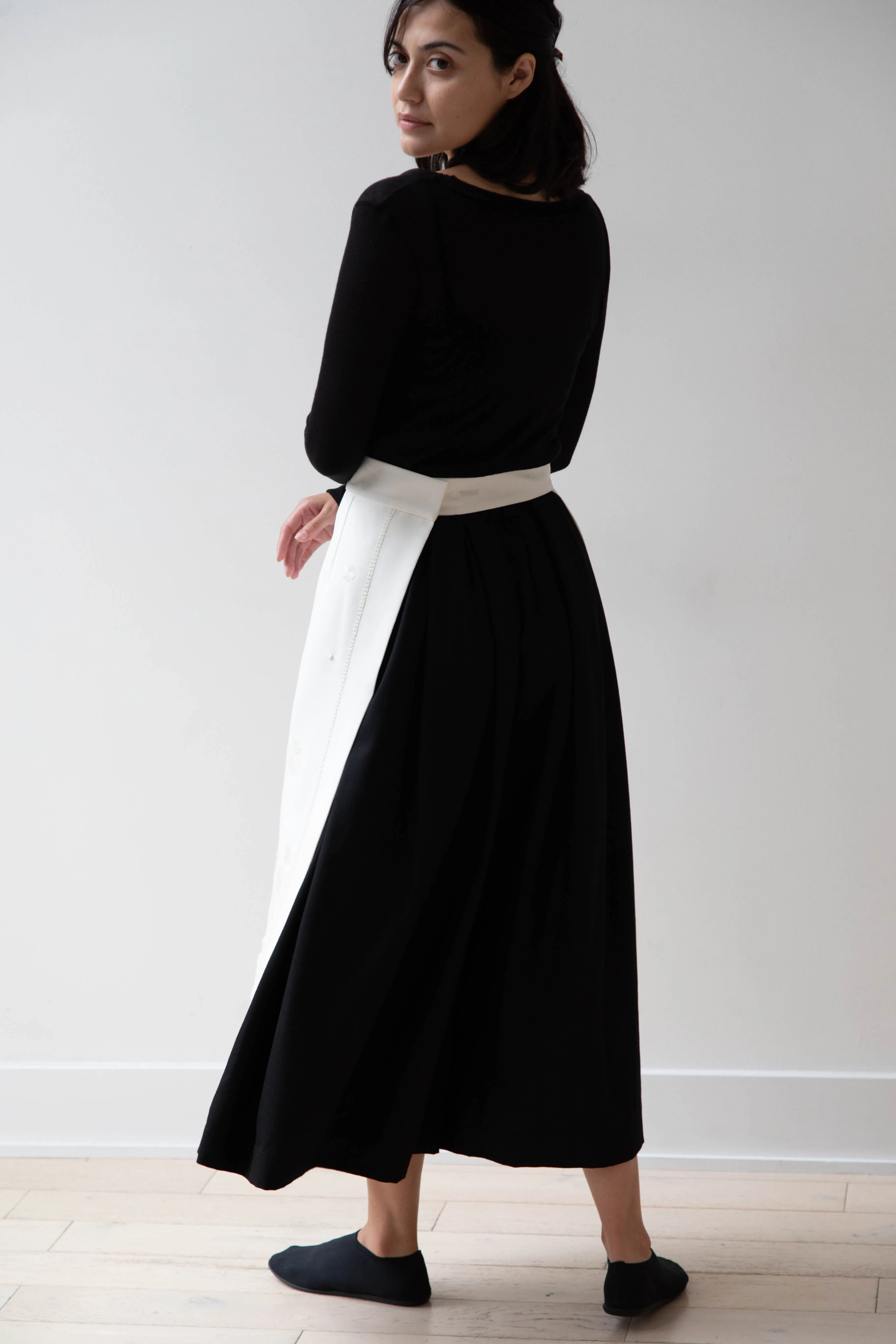 Delegan | Embroidered Plakhta in Milk