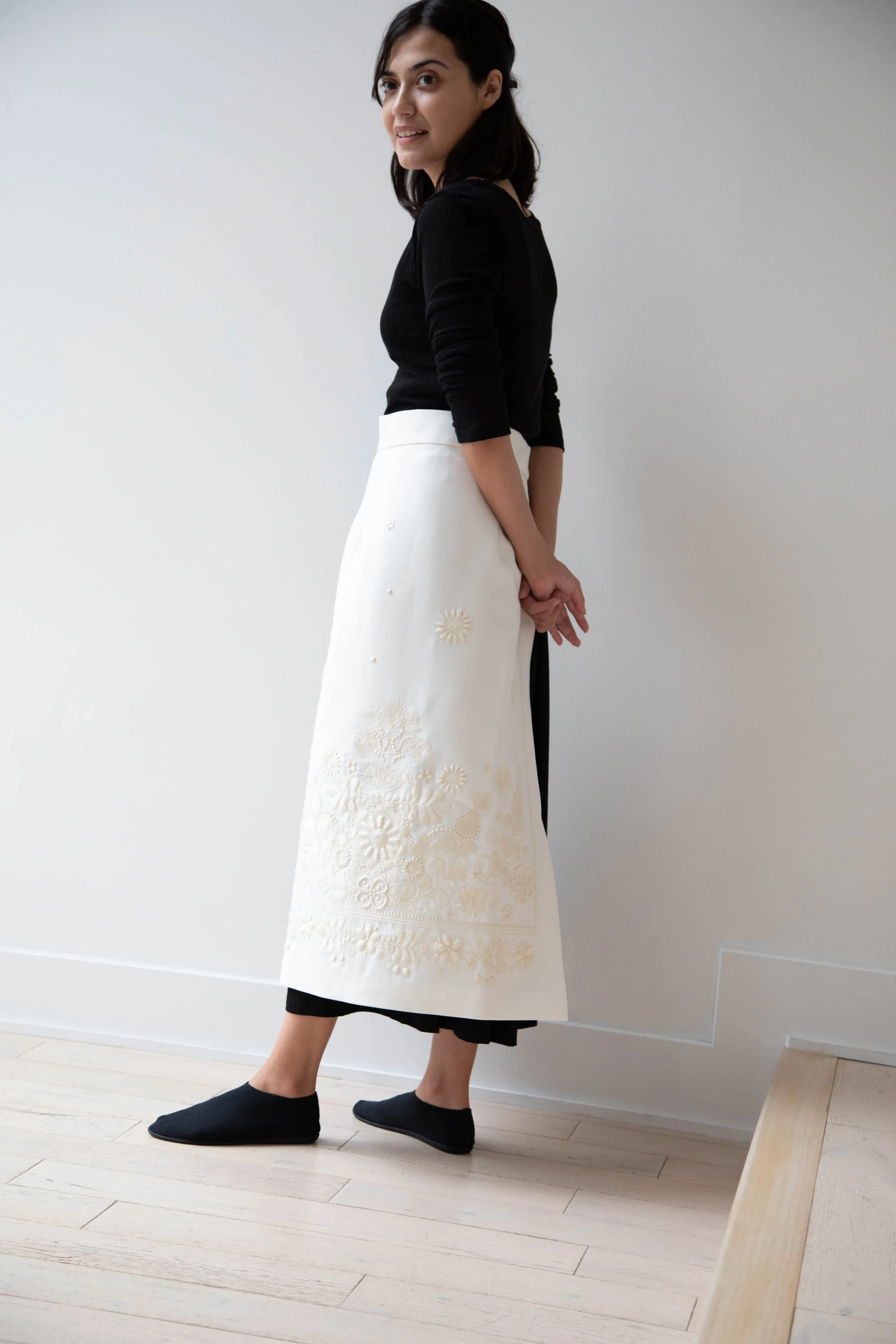 Delegan | Embroidered Plakhta in Milk