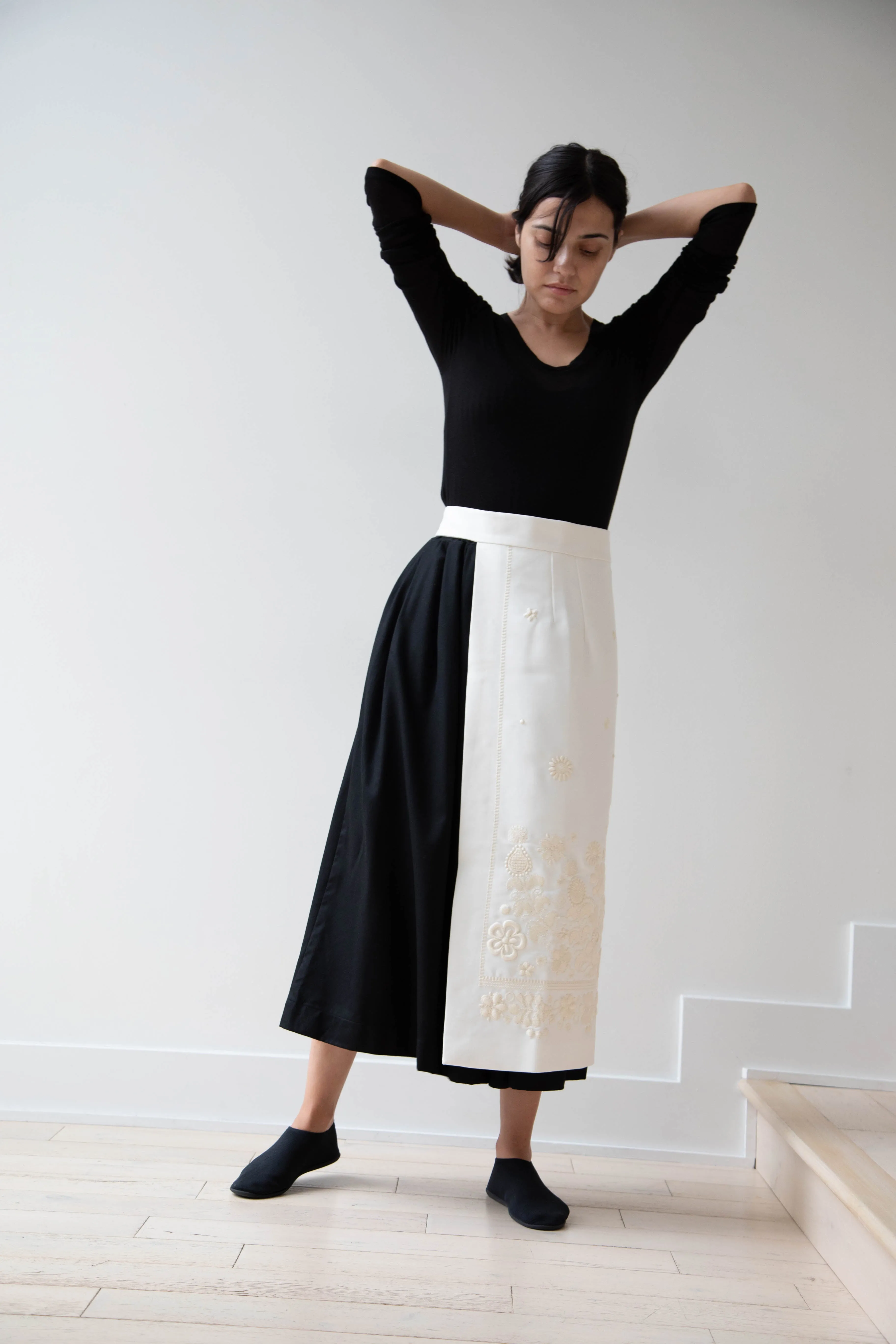 Delegan | Embroidered Plakhta in Milk