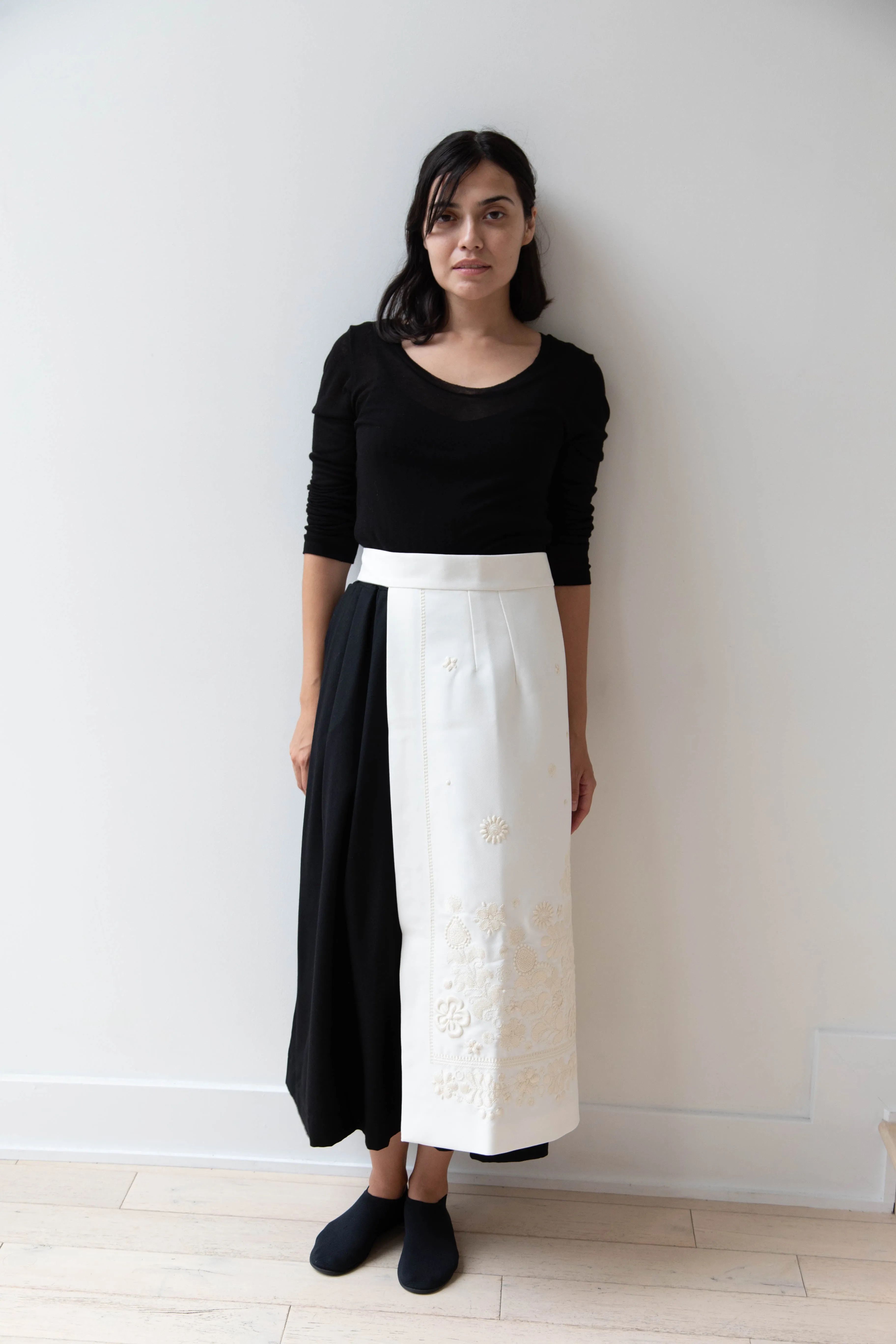 Delegan | Embroidered Plakhta in Milk