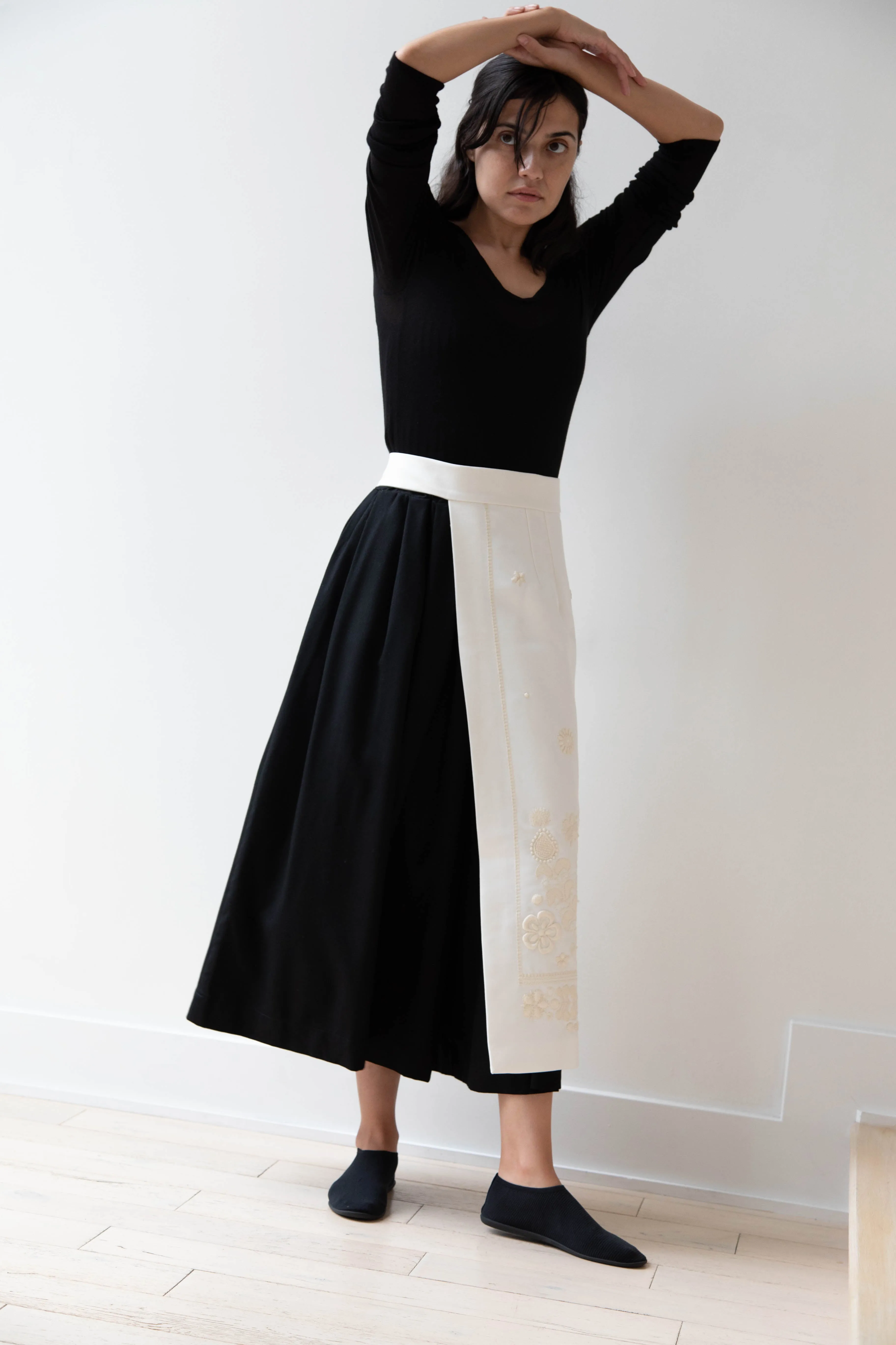Delegan | Embroidered Plakhta in Milk