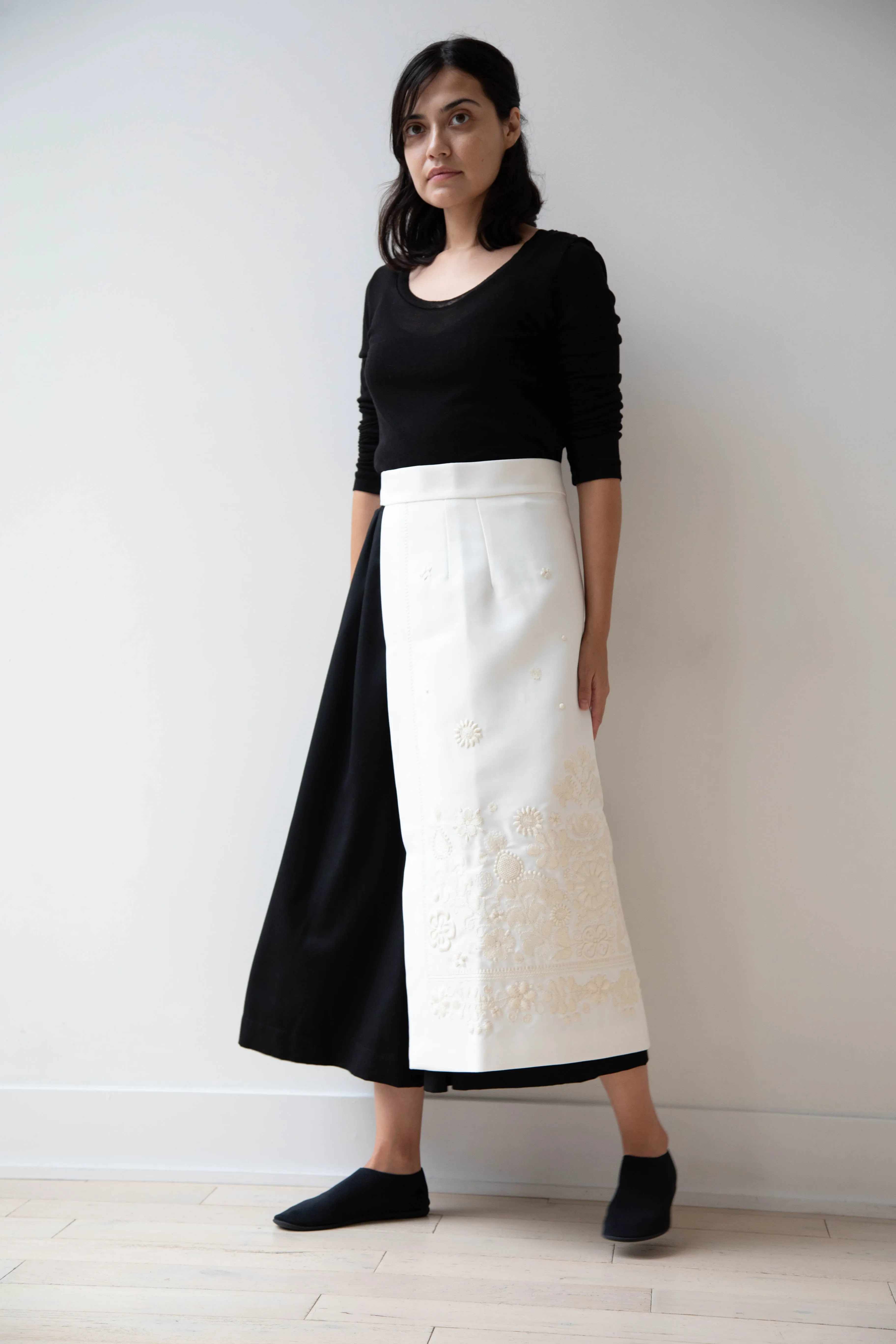 Delegan | Embroidered Plakhta in Milk