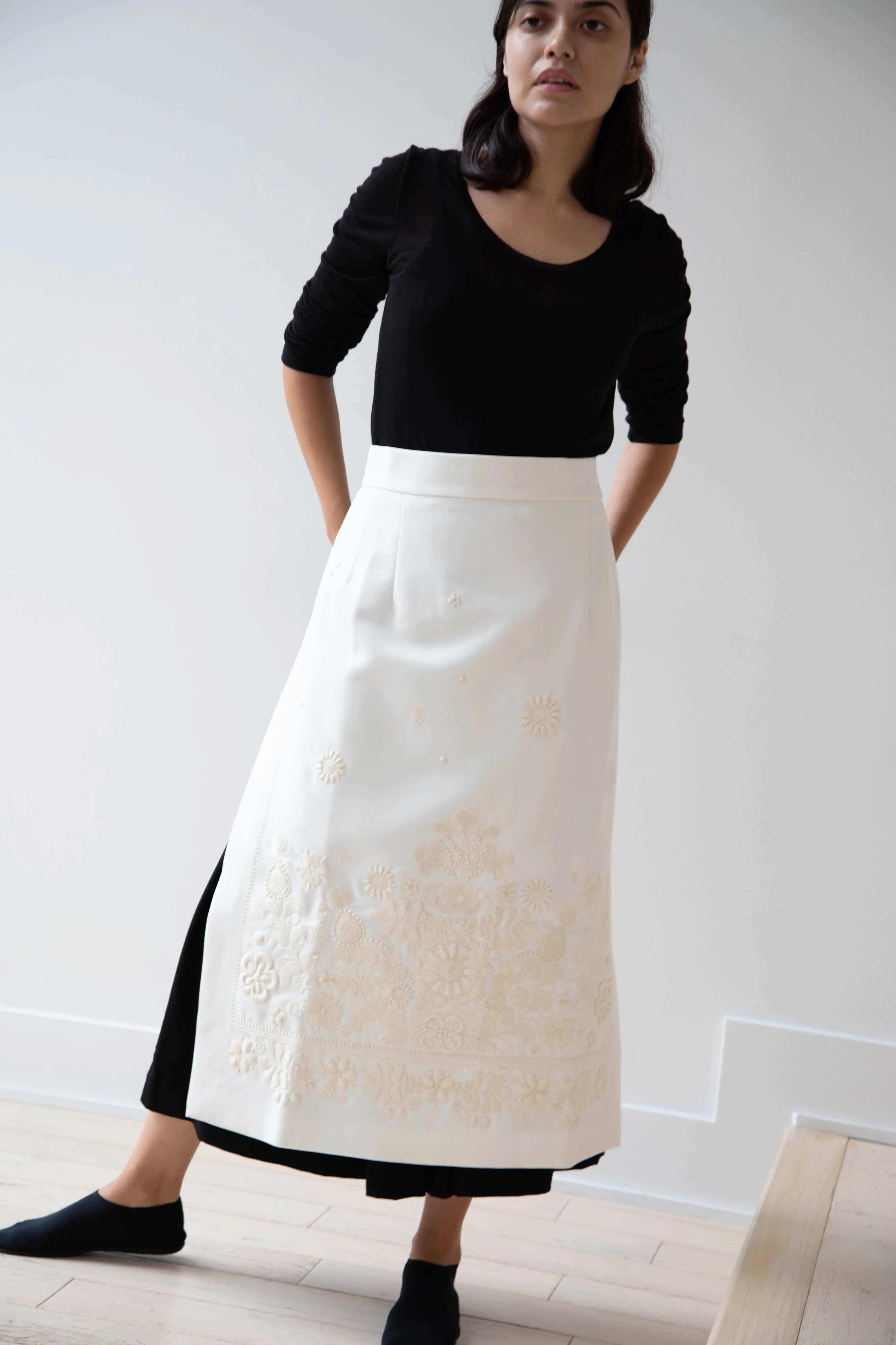 Delegan | Embroidered Plakhta in Milk