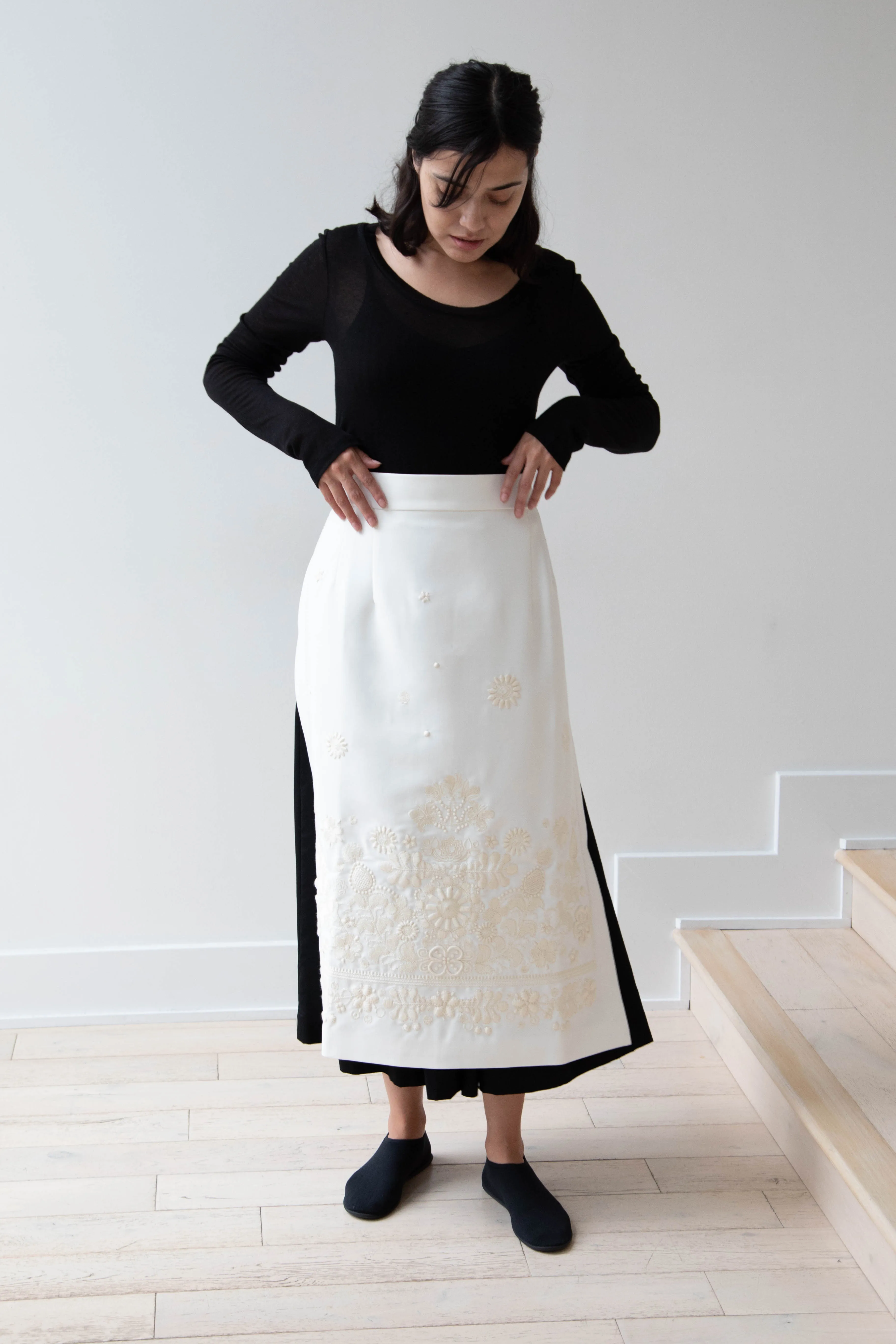 Delegan | Embroidered Plakhta in Milk