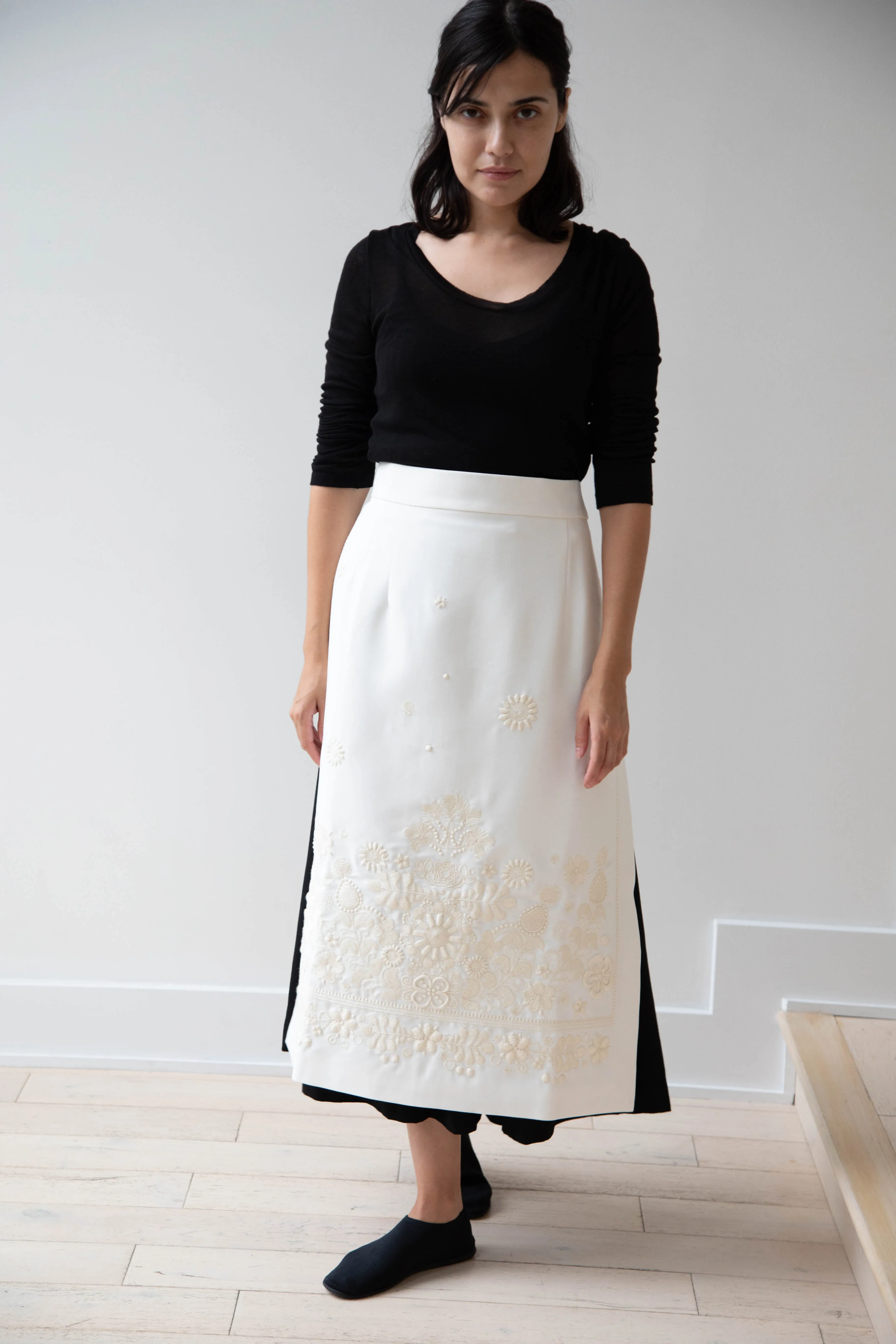 Delegan | Embroidered Plakhta in Milk