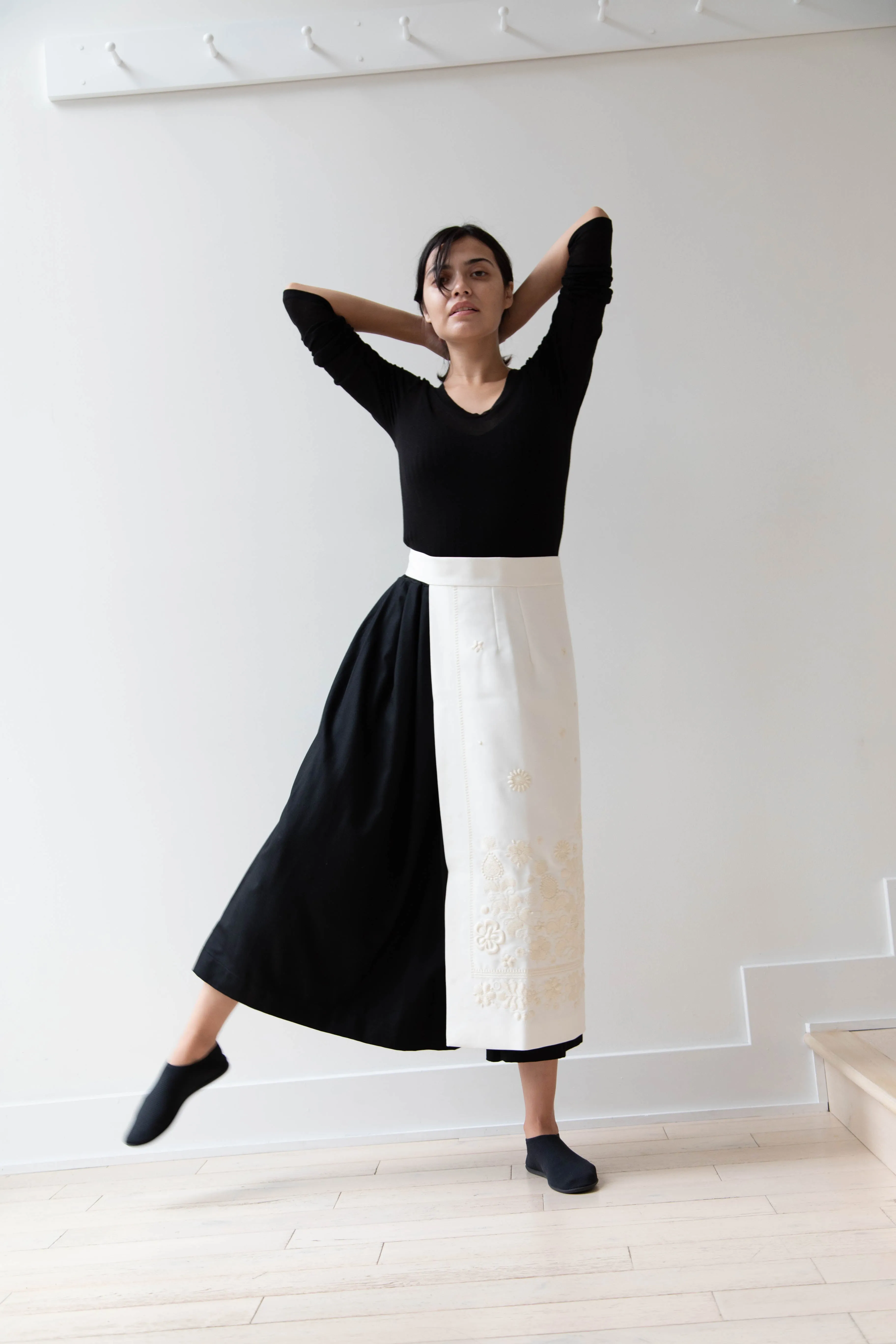 Delegan | Embroidered Plakhta in Milk