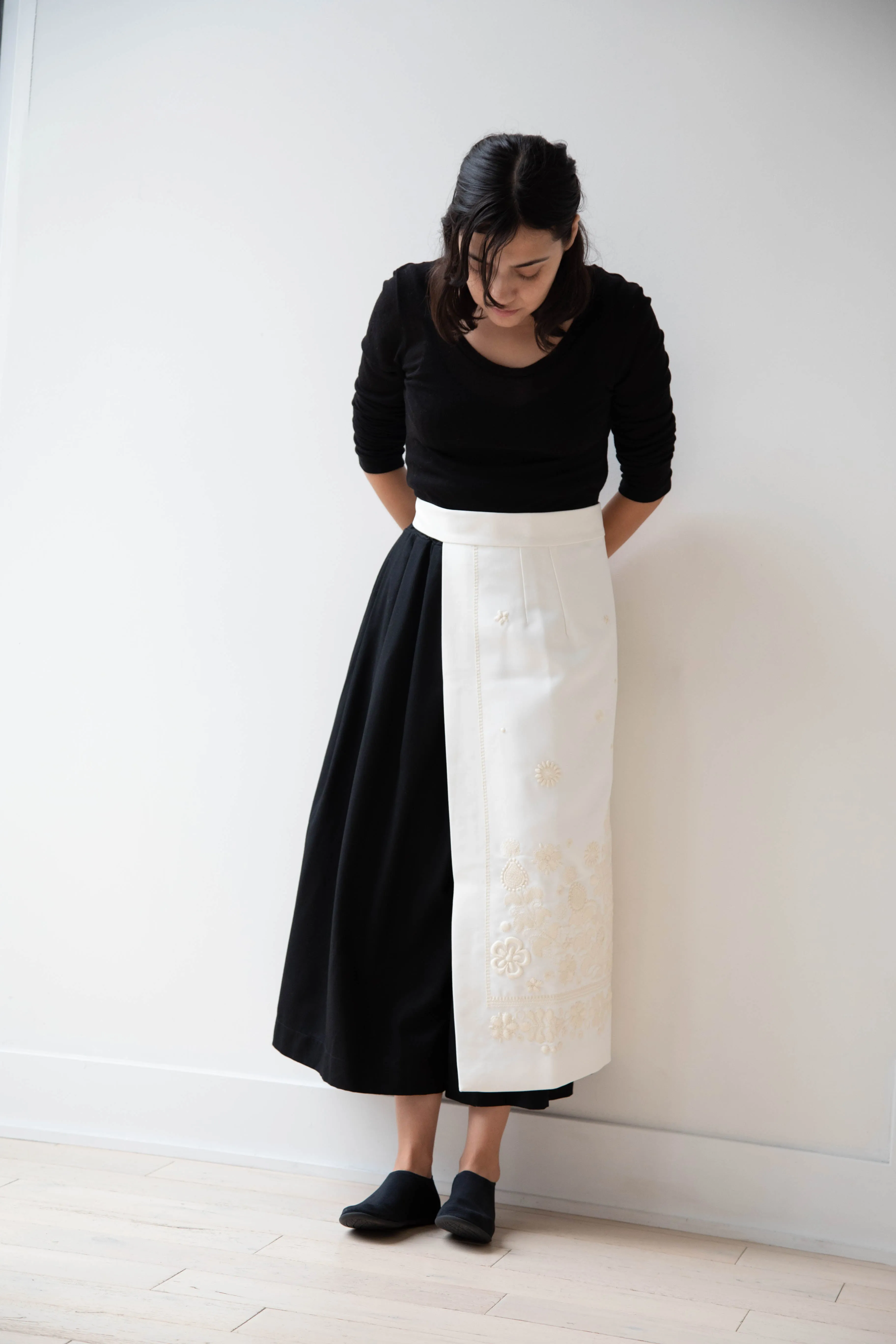 Delegan | Embroidered Plakhta in Milk