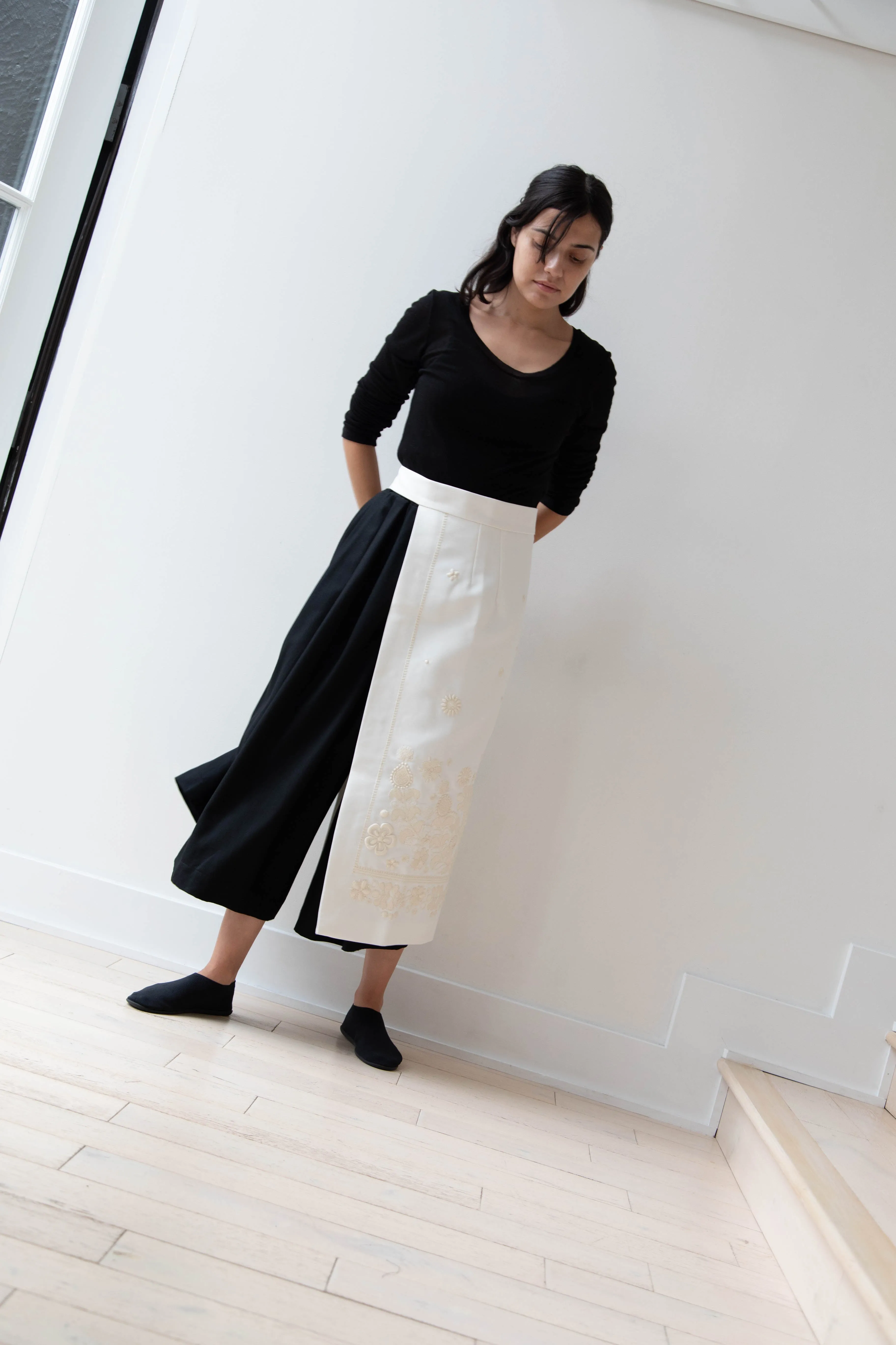 Delegan | Embroidered Plakhta in Milk