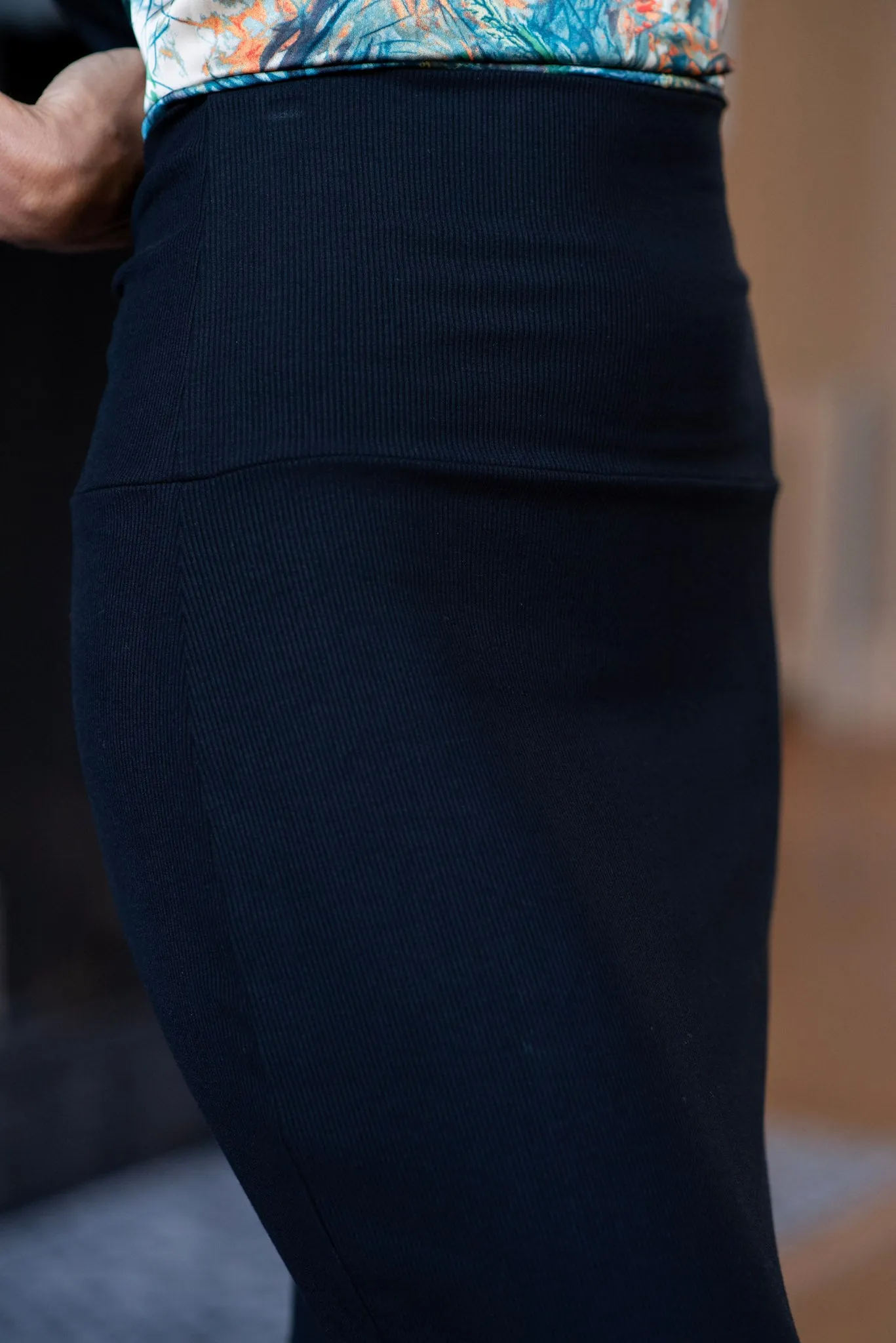 RIBBED MODAL MIDI SLIM SKIRT