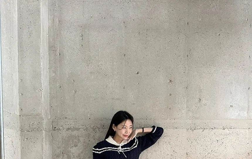 Set: Collared Striped Cable Knit Sweater   Mid Rise Mini Pencil Skirt