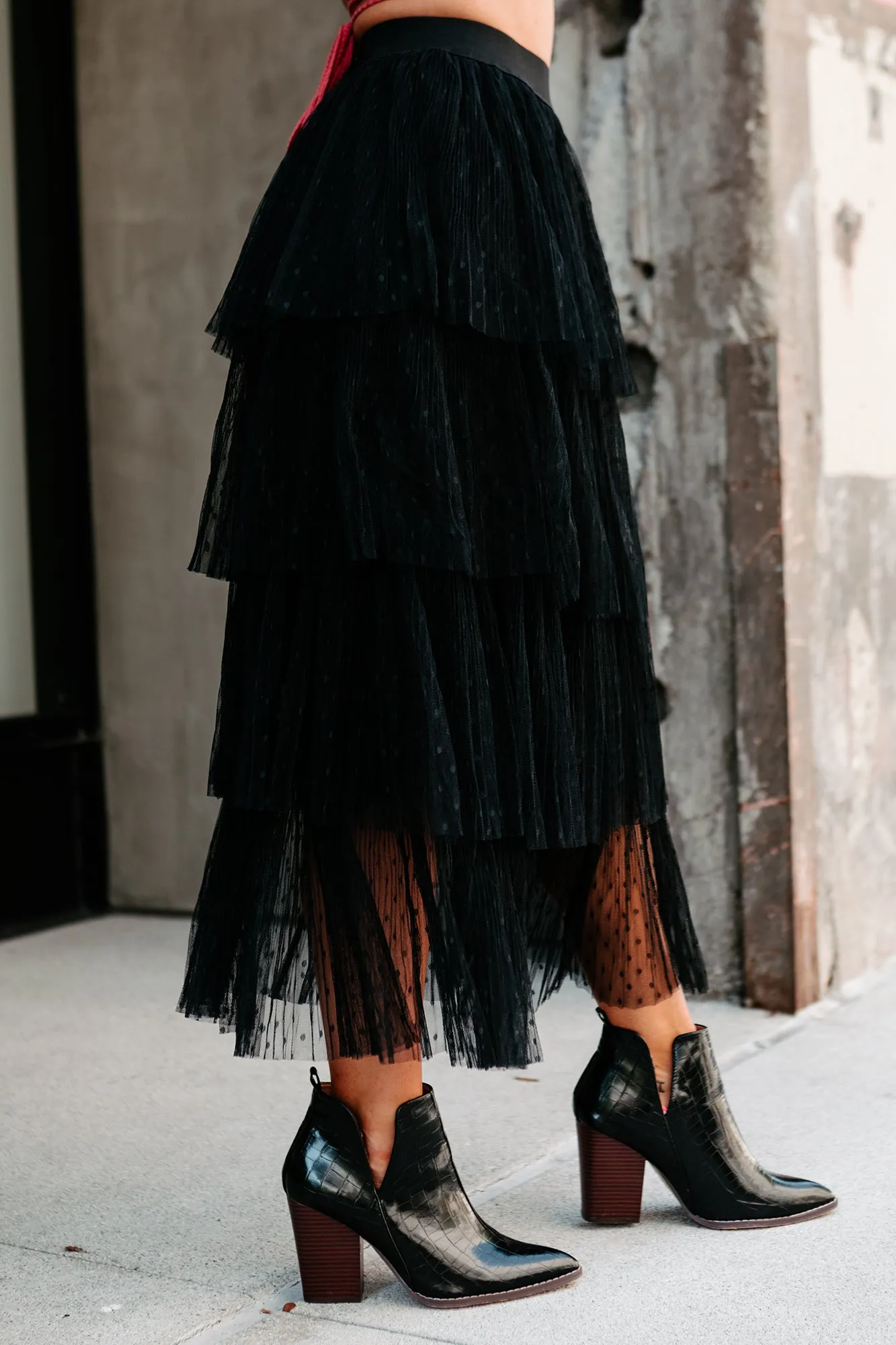 Take A Bow Tiered Tulle Midi Skirt (Black)