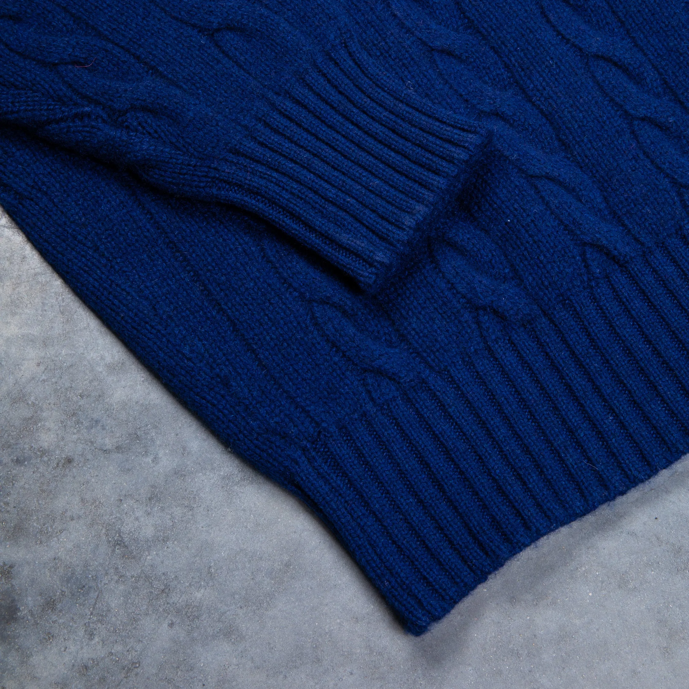 William Lockie Chirnside Cashmere Cable Crew Neck Inchiostro